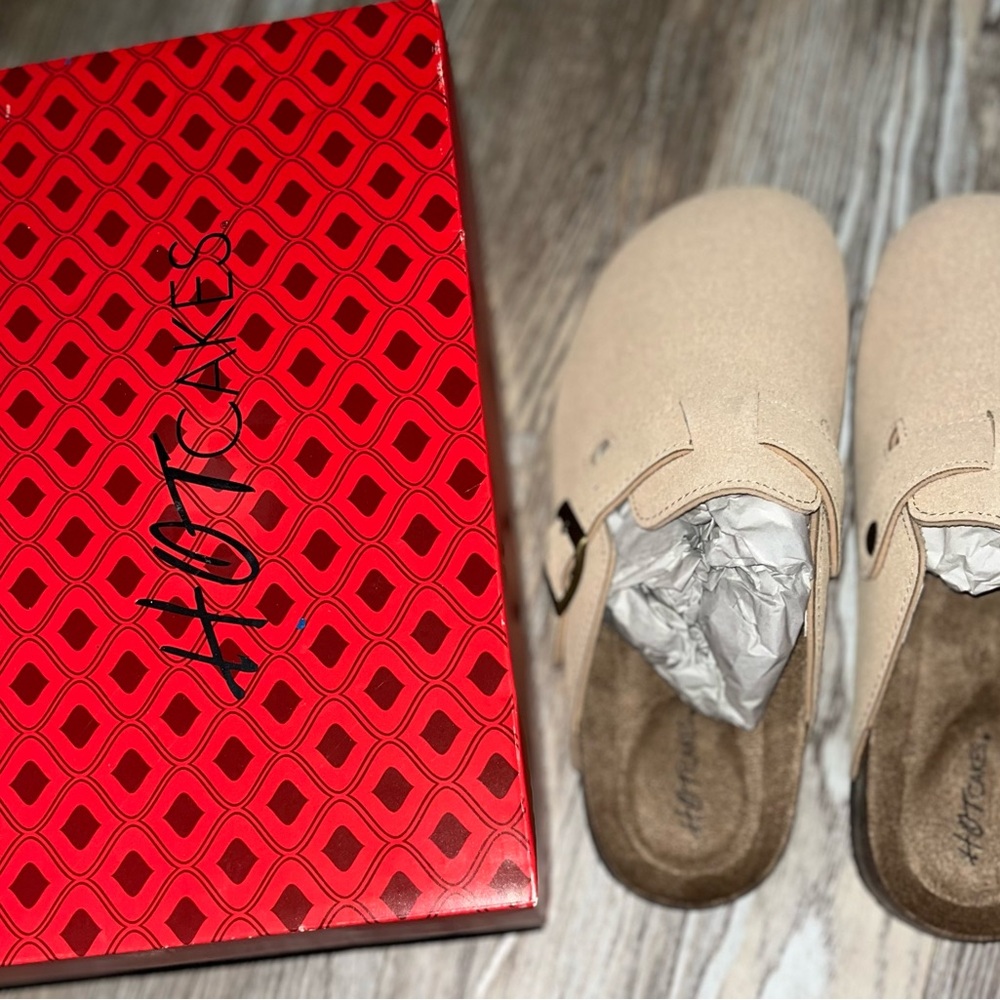 Hot Cakes Tan Mules